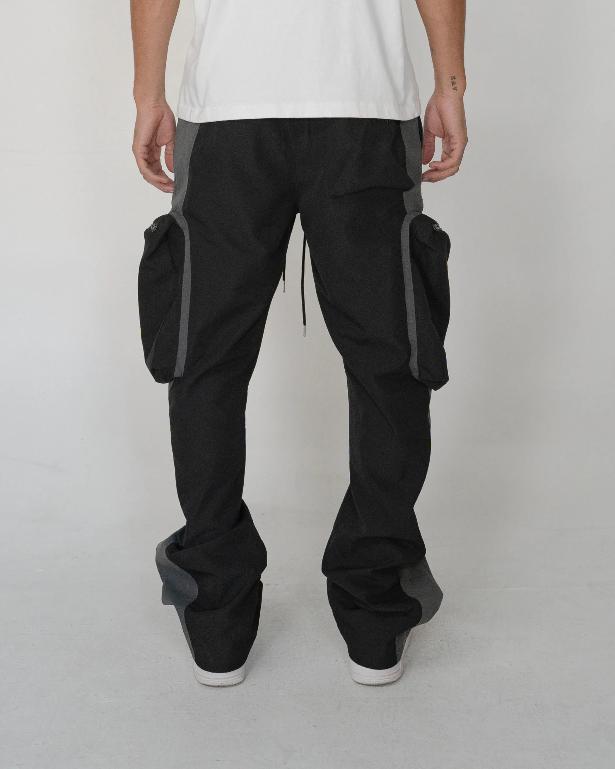 EPTM ORBIT FLARE PANTS - BLACK