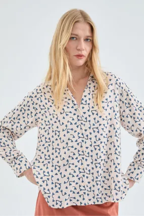 Long-sleeved shirt with heart print