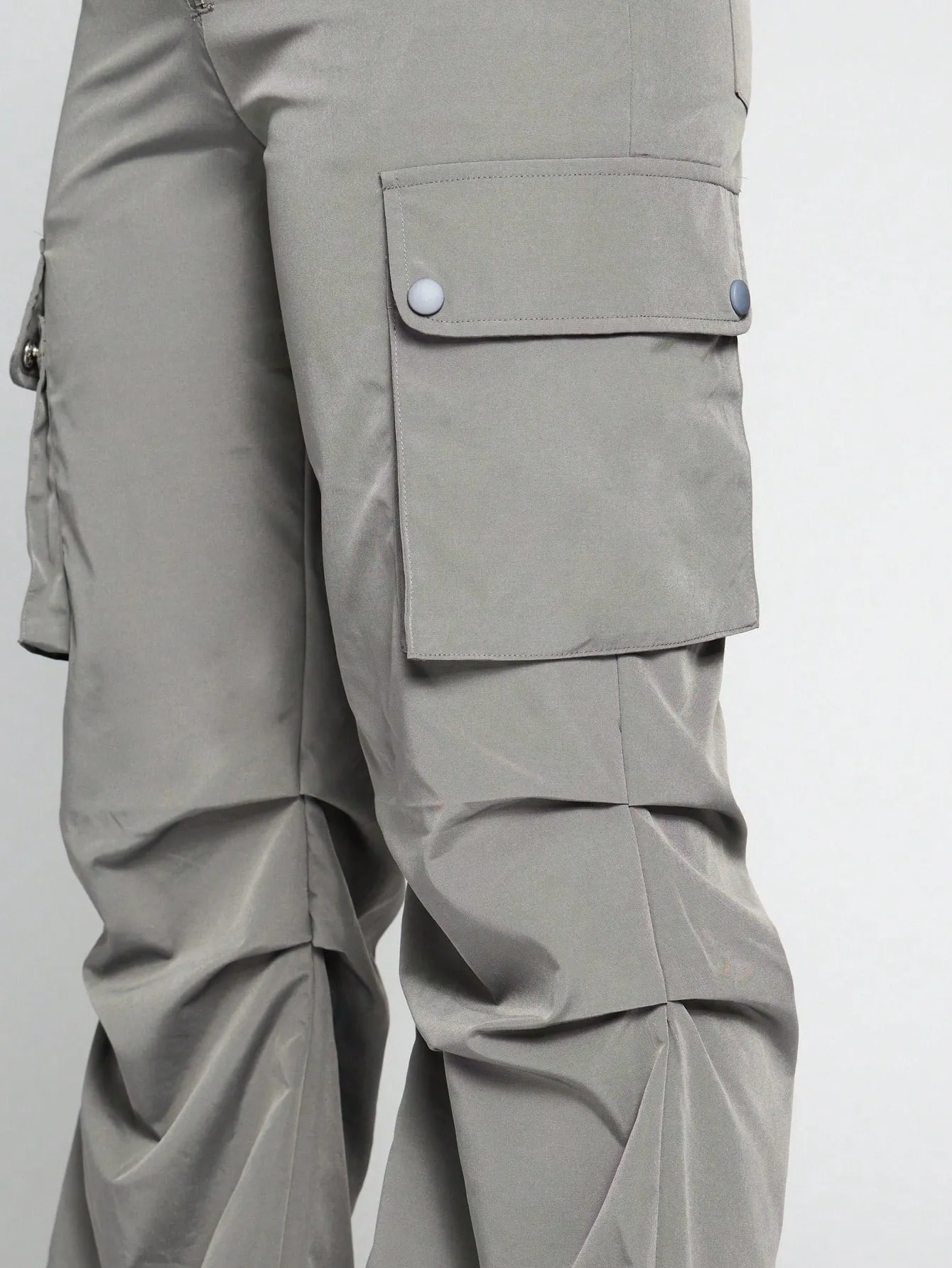 SUMWON WOMEN Low Rise Flared Oversized Cargo Pants